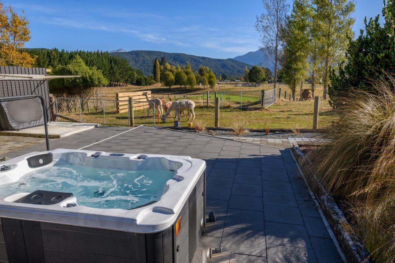 Kepler Mountain View Villa Манапури Екстериор снимка